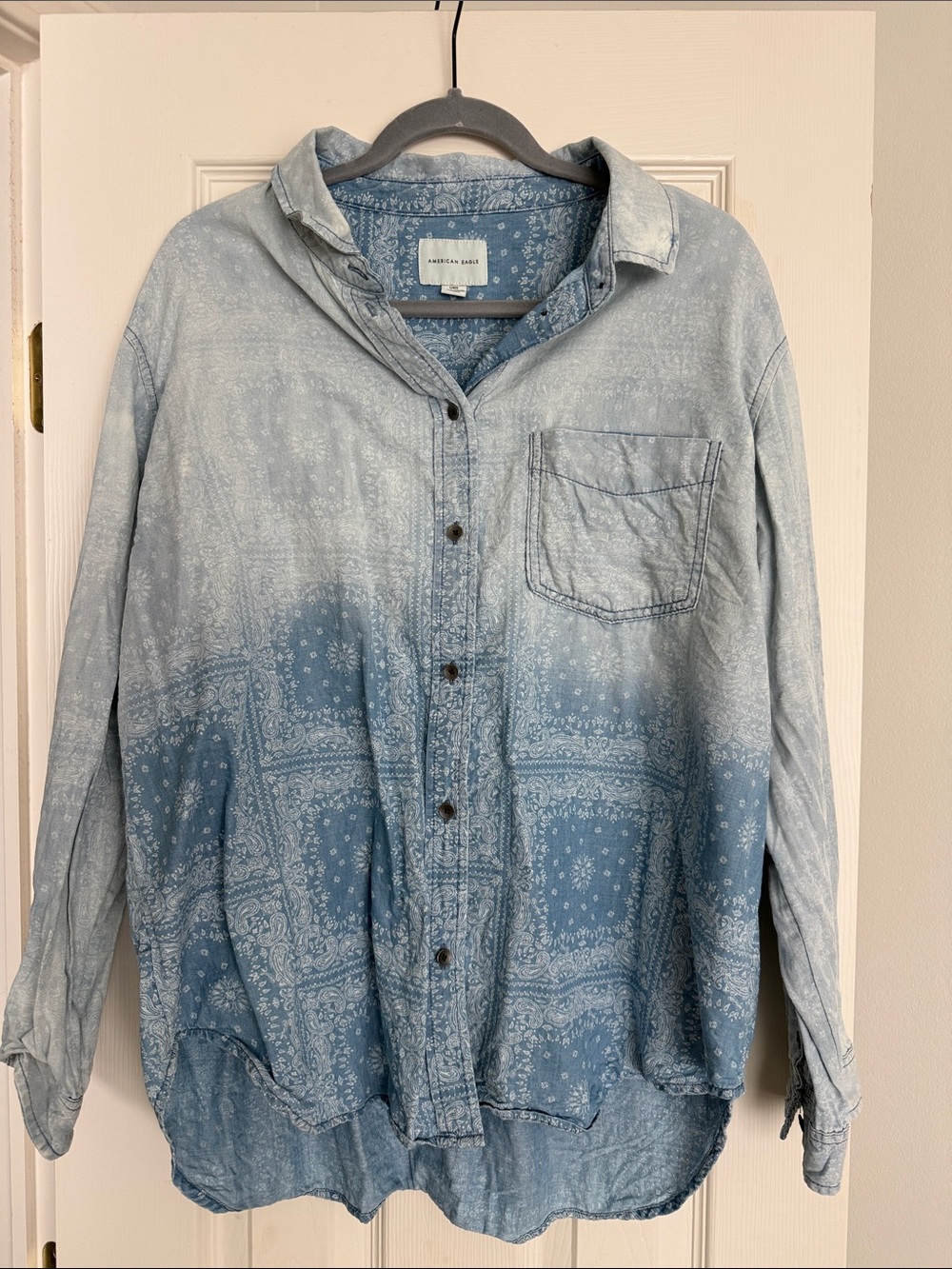 American Eagle Ombré Paisley print chambray denim button down size L